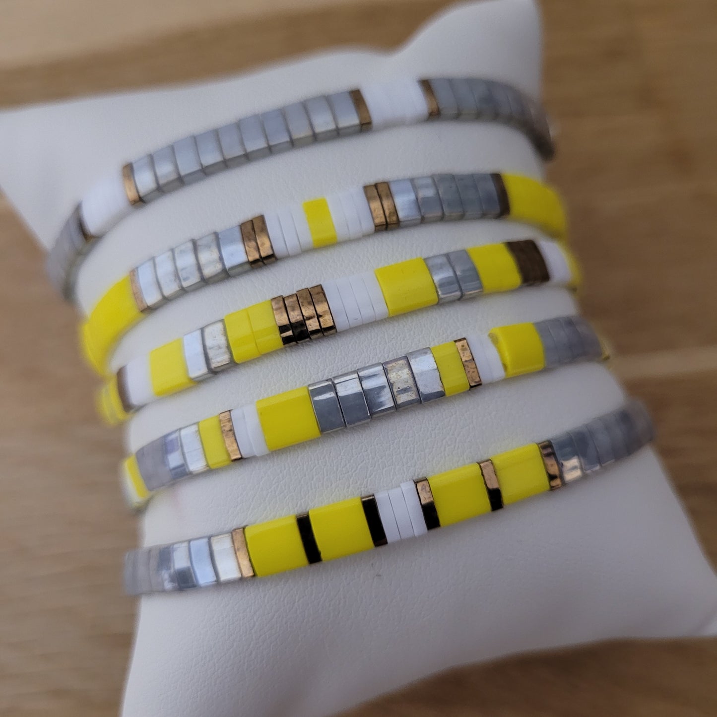 Tila - Jaune et gris