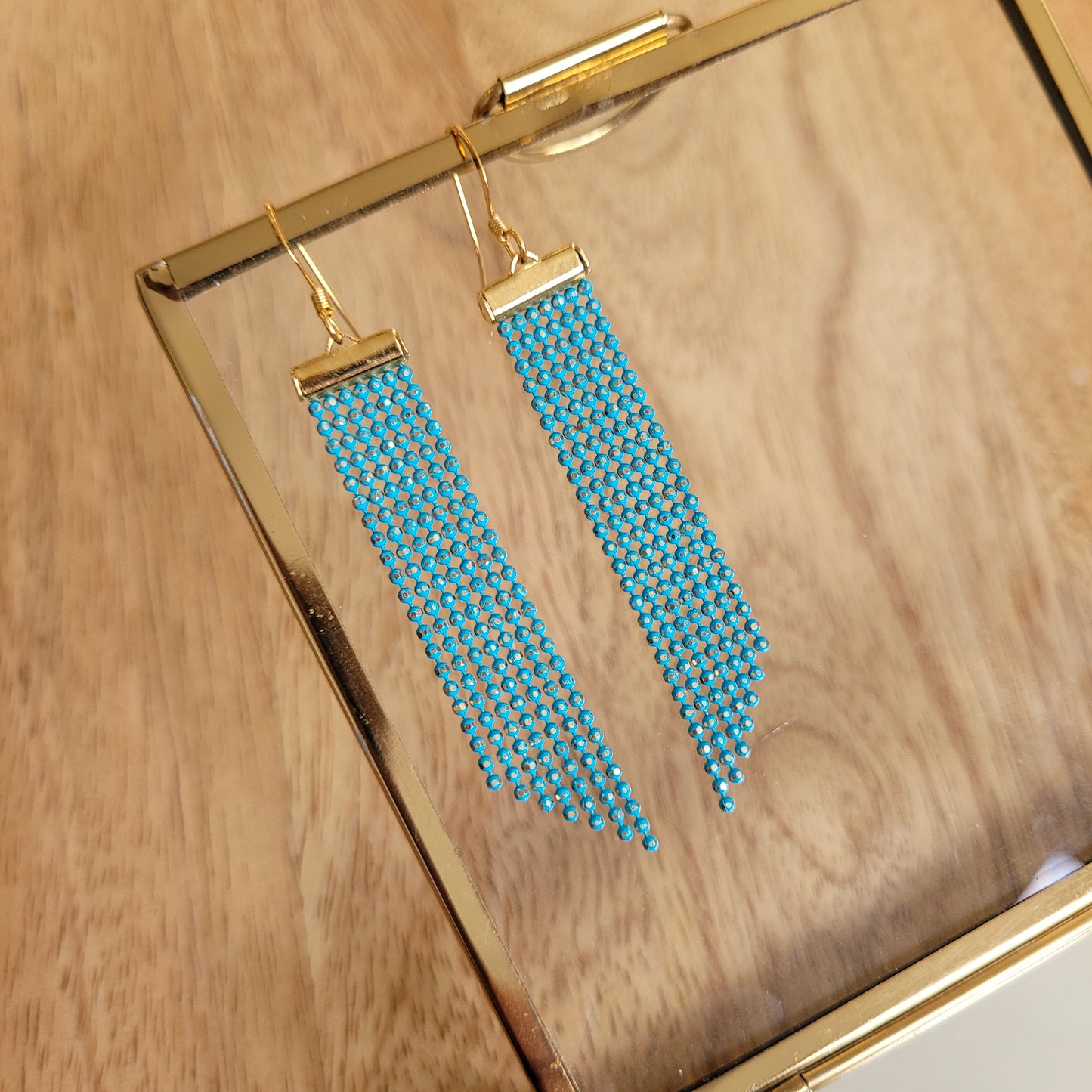 boucles d'oreilles bleu turquoise chaines micro perlées perles