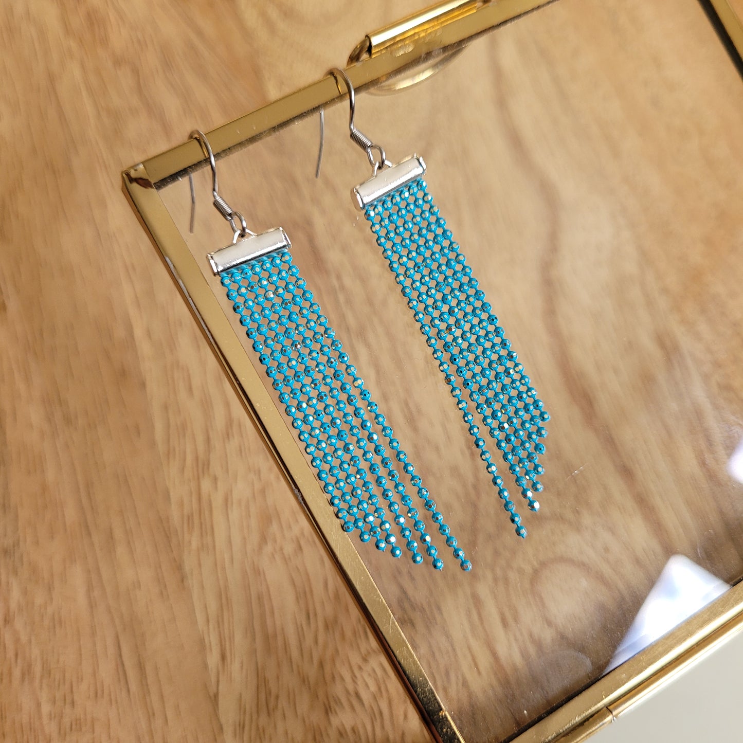boucles d'oreilles bleu turquoise chaines micro perlées perles