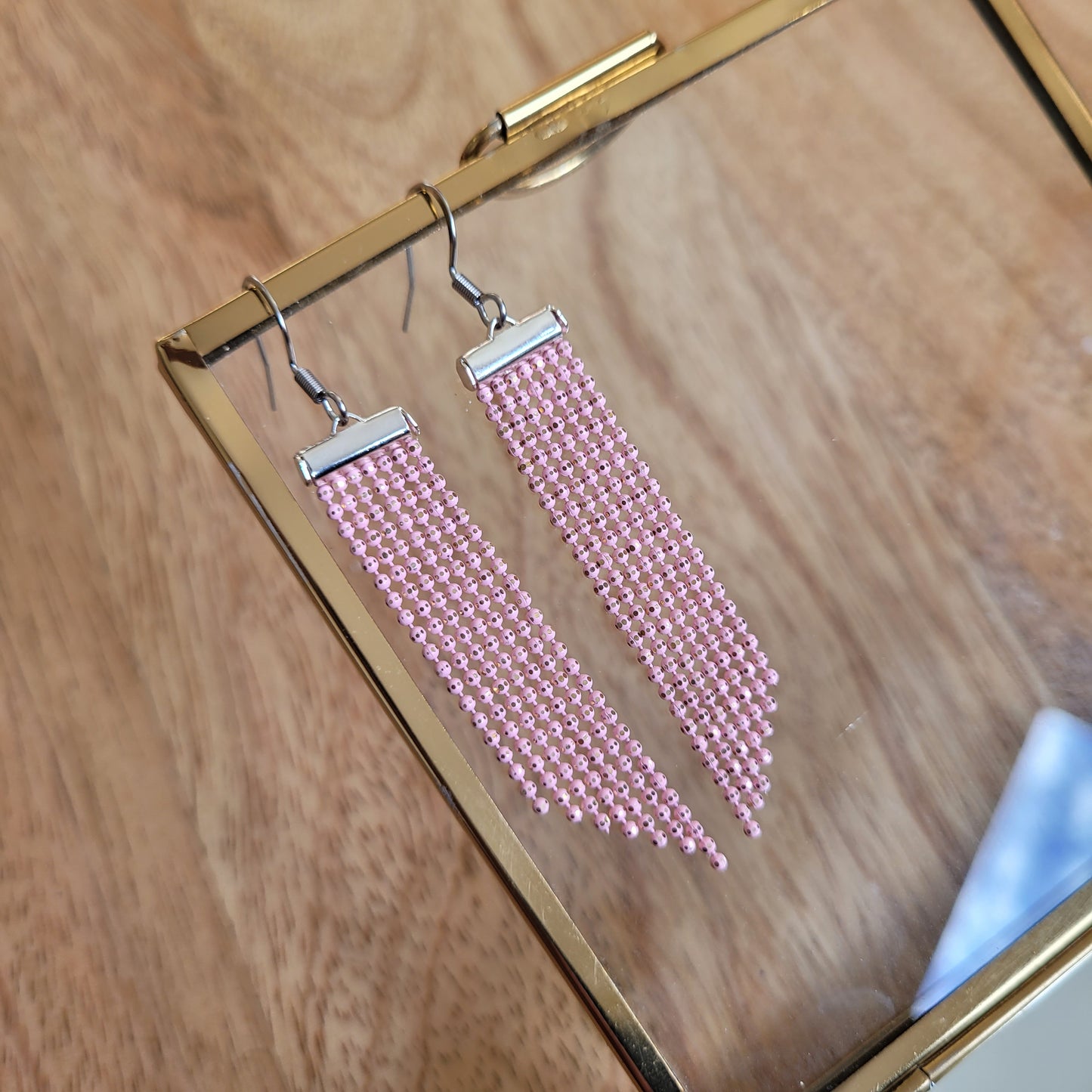 boucles d'oreilles rose argent chaines micro perlées perles