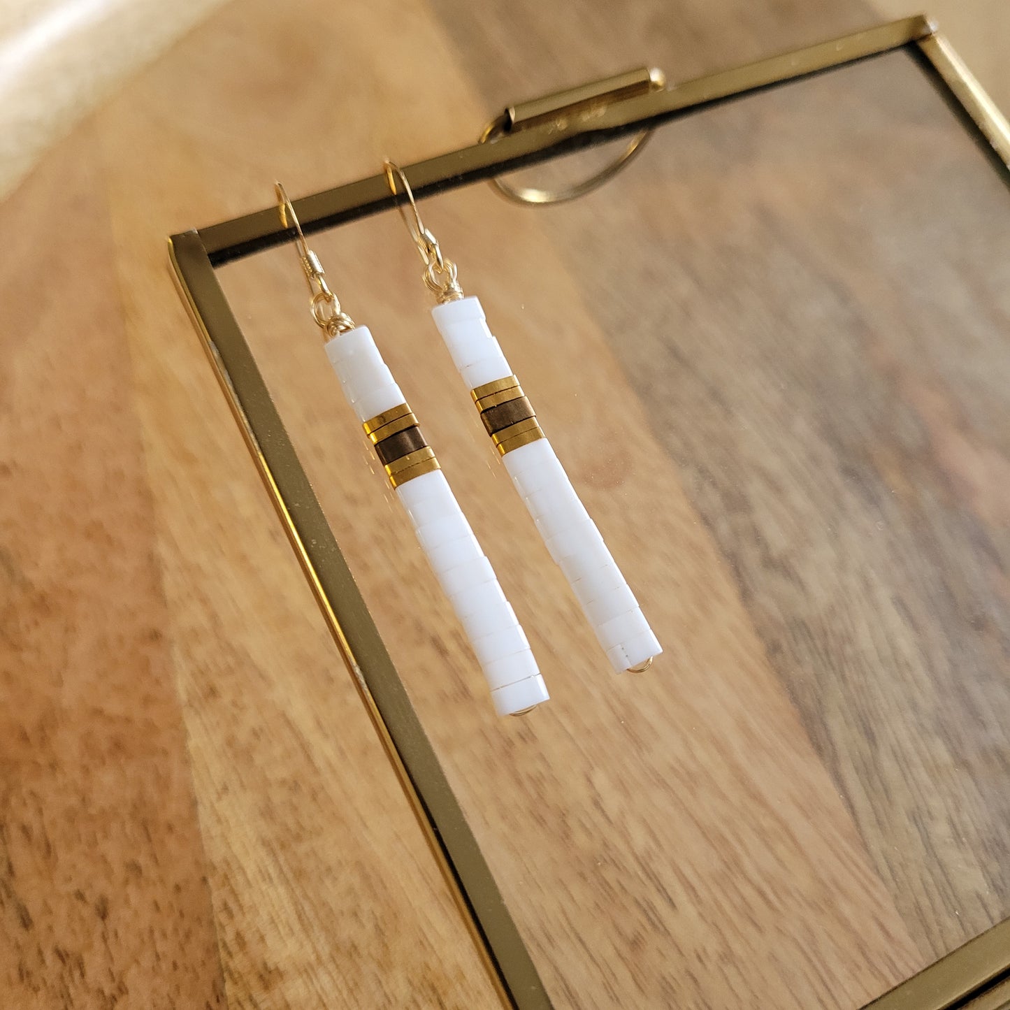 boucles d'oreilles perles miyuki rectangle blanc dore