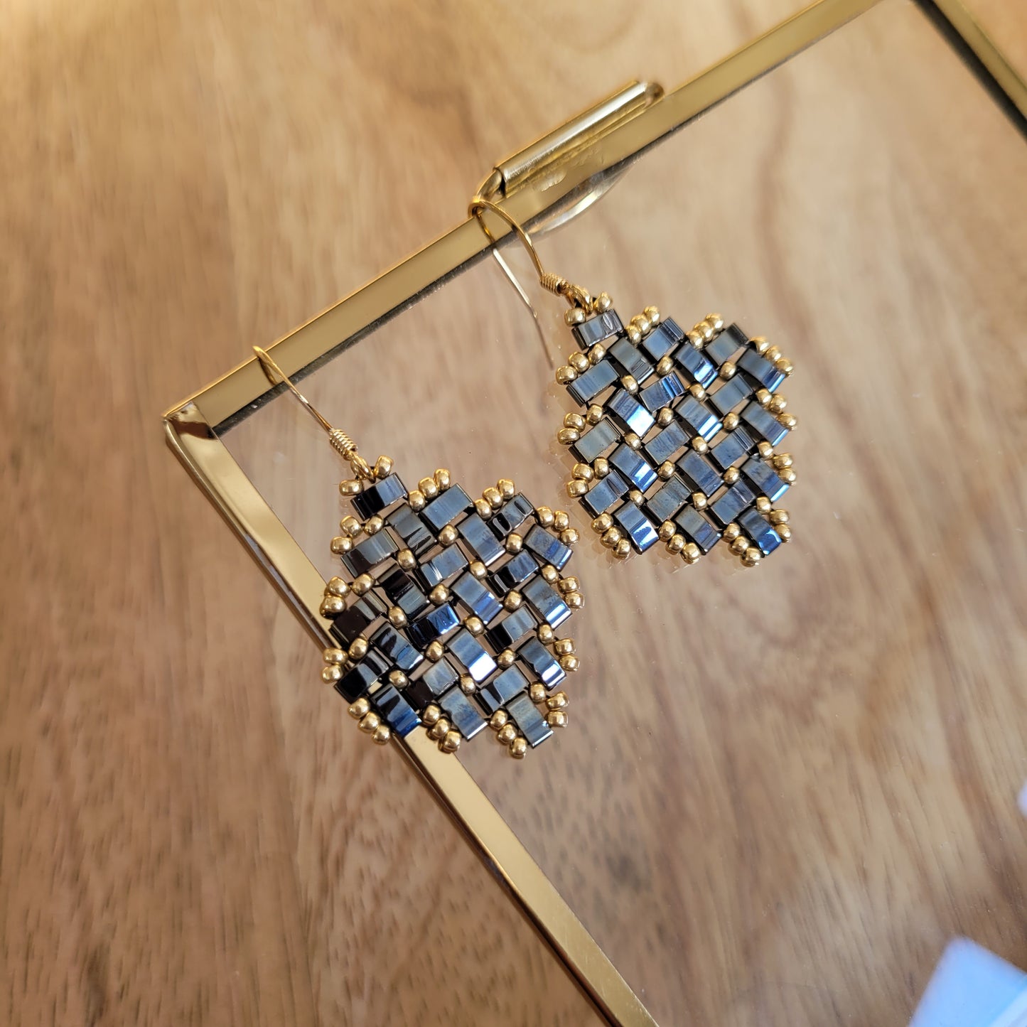 boucles d'oreilles perles miyuki gris losange petit