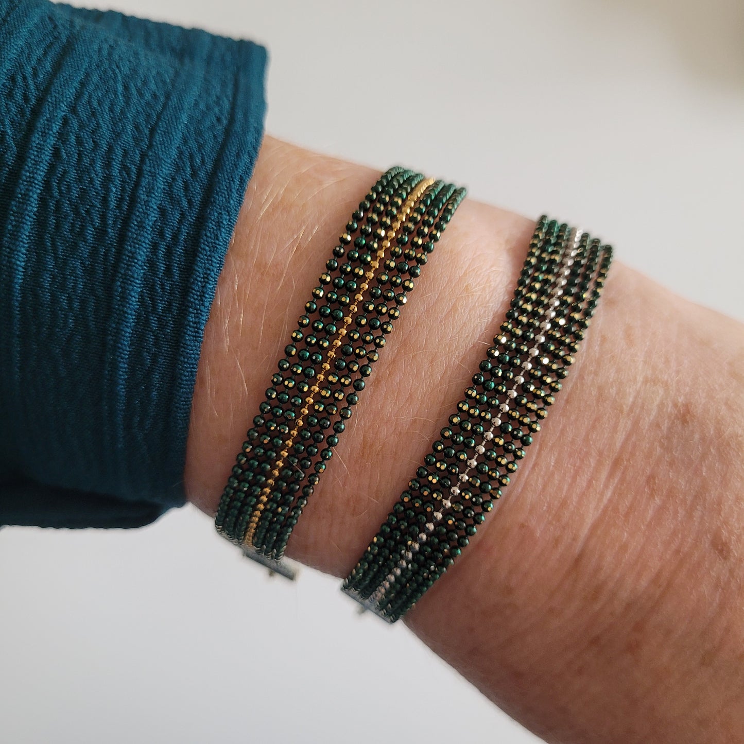 bracelet chaines micro perlées perles or vert