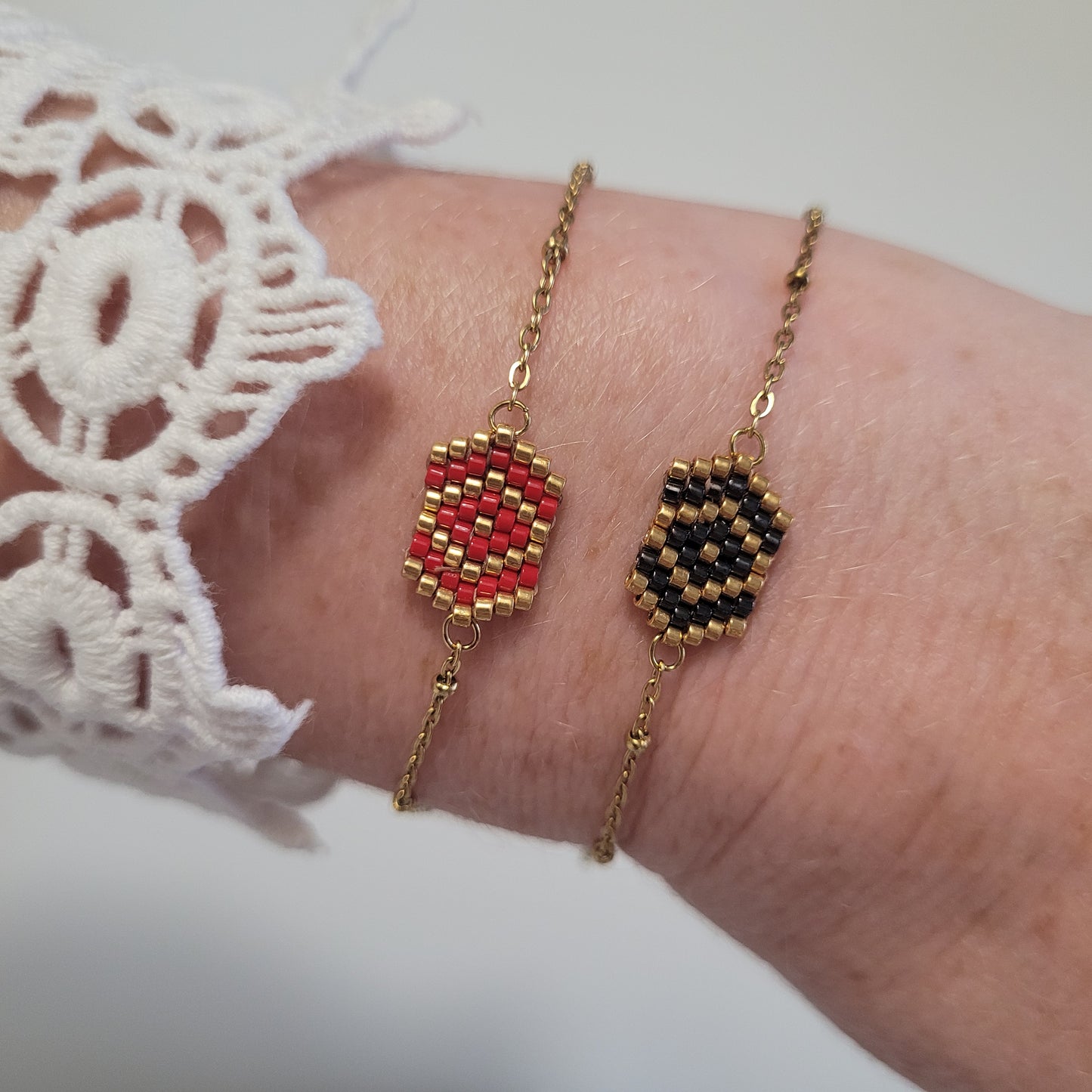 bracelet chaine perles miyuki tisse bleu blanc vert noir rouge argent