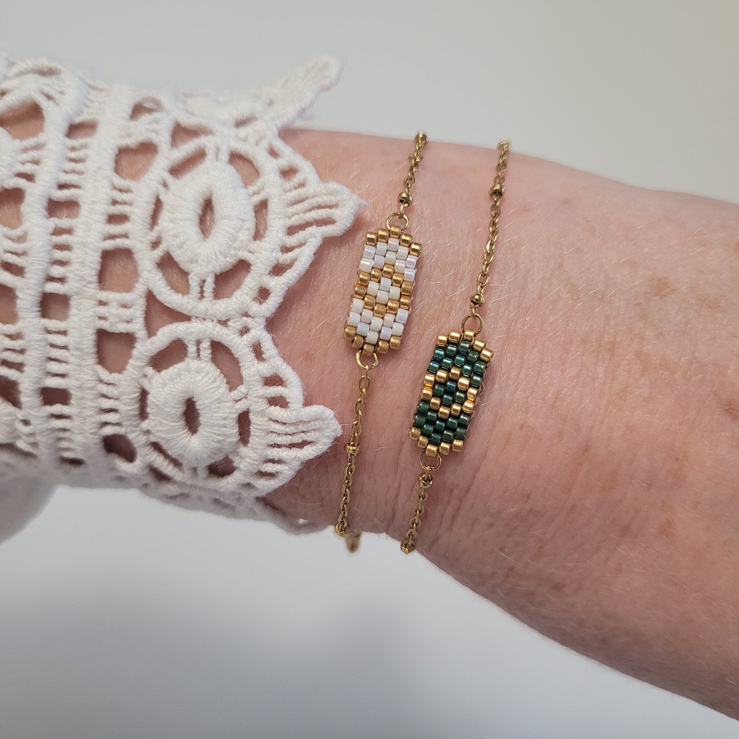 bracelet chaine perles miyuki tisse bleu blanc vert noir rouge argent