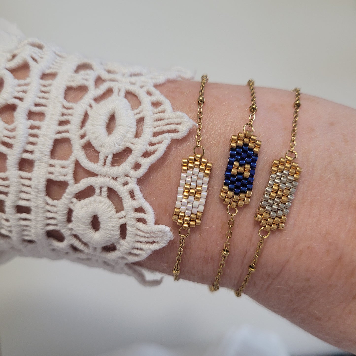 bracelet chaine perles miyuki tisse bleu blanc vert noir rouge argent