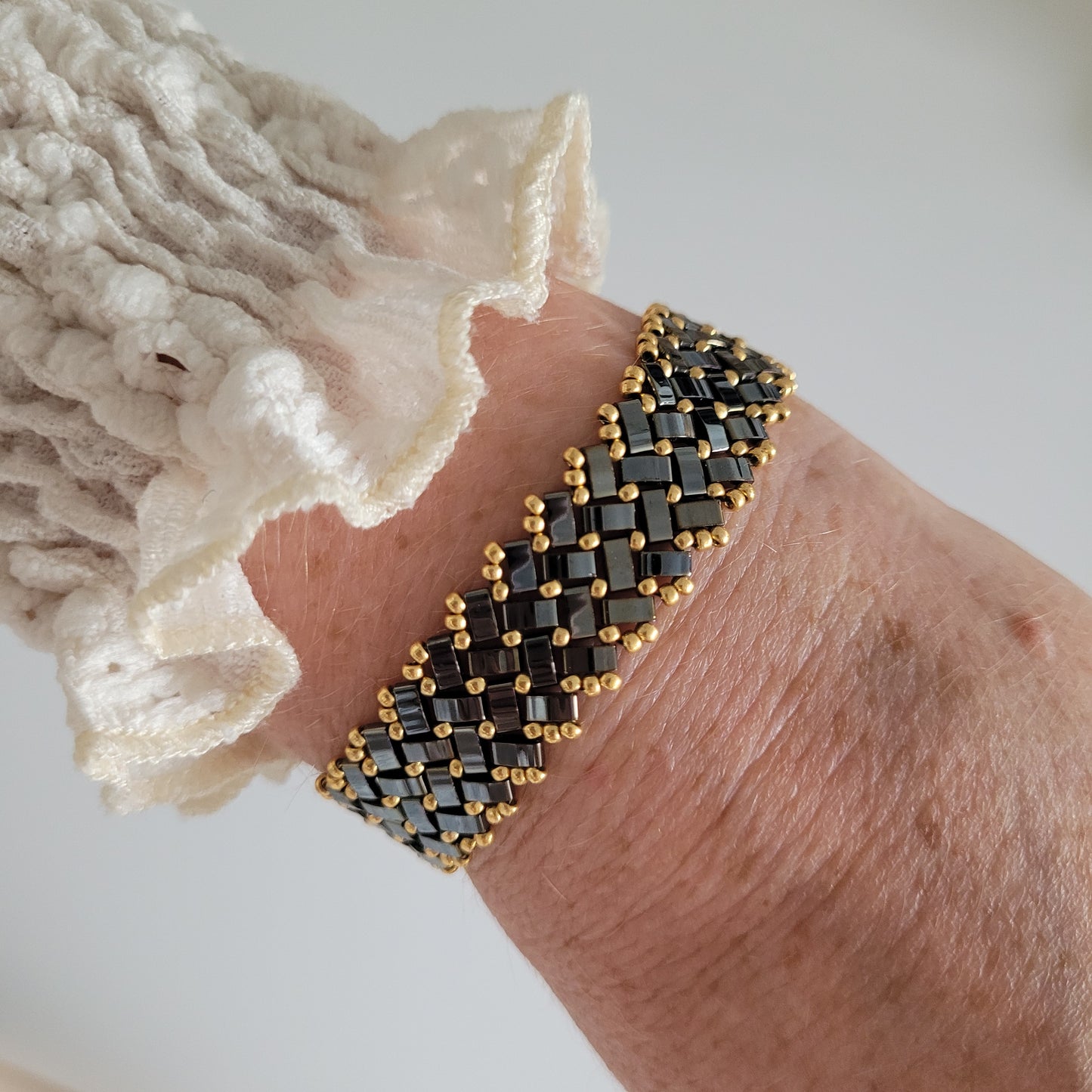 bracelet tisses perles miyuki gris foncé zig zag chevrons