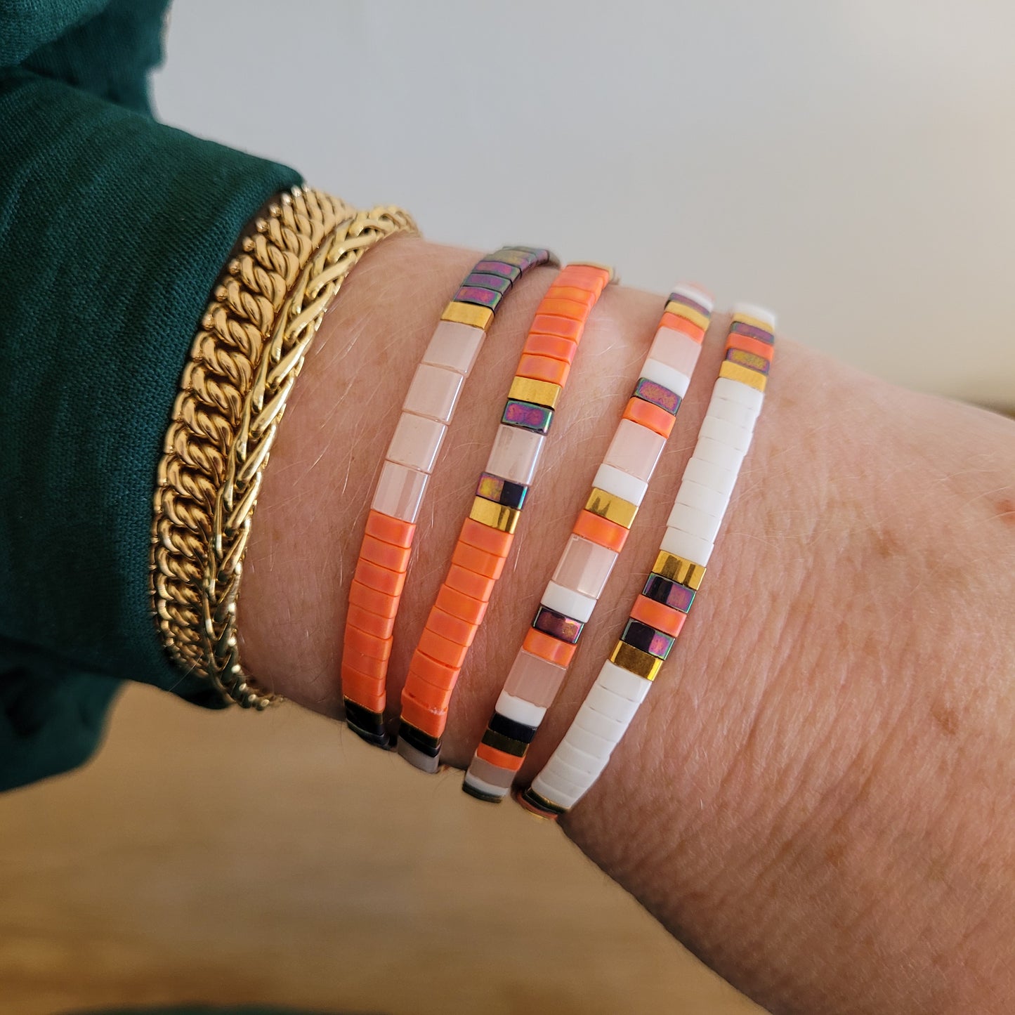 bracelet elastique perles miyuki orange blanc violet