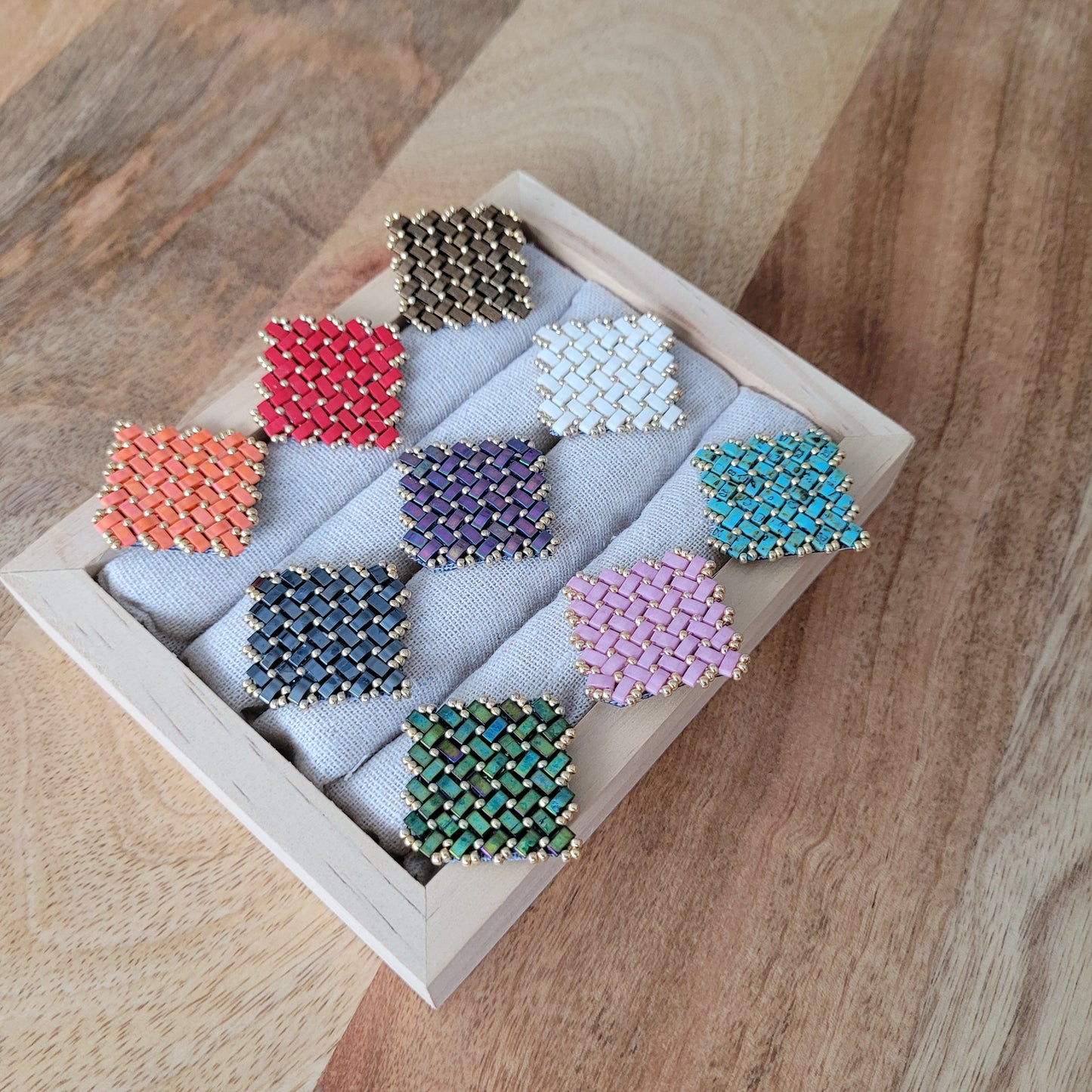 broches perles miyuki rouge orange noir vert rose bleu turquoise blanc marron violet