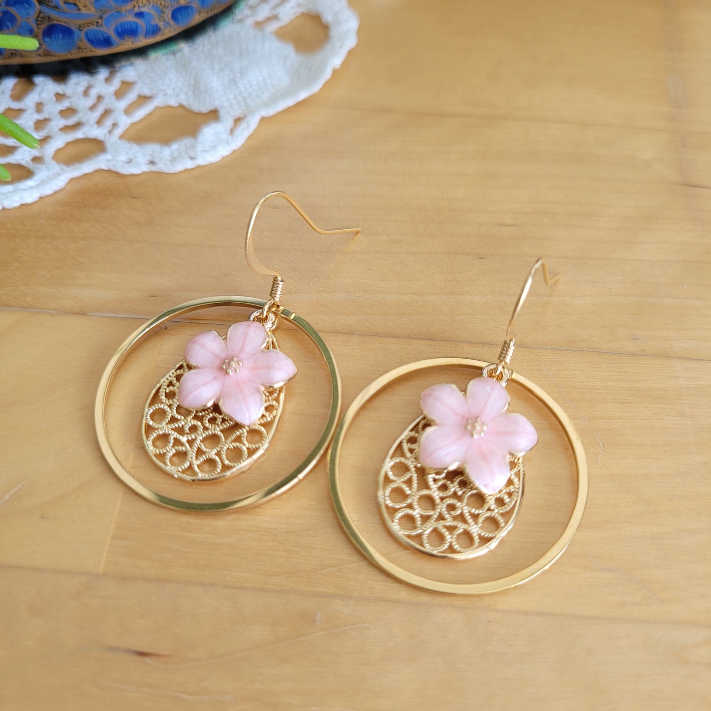 boucles d'oreilles creoles fleur rose or fin